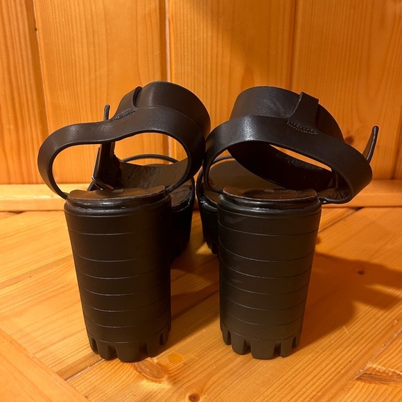 Public Desire AVENUE BLACK CLEATED SOLE PLATFORM BLOCK HIGH HEELS Black - Picture 5 of 10